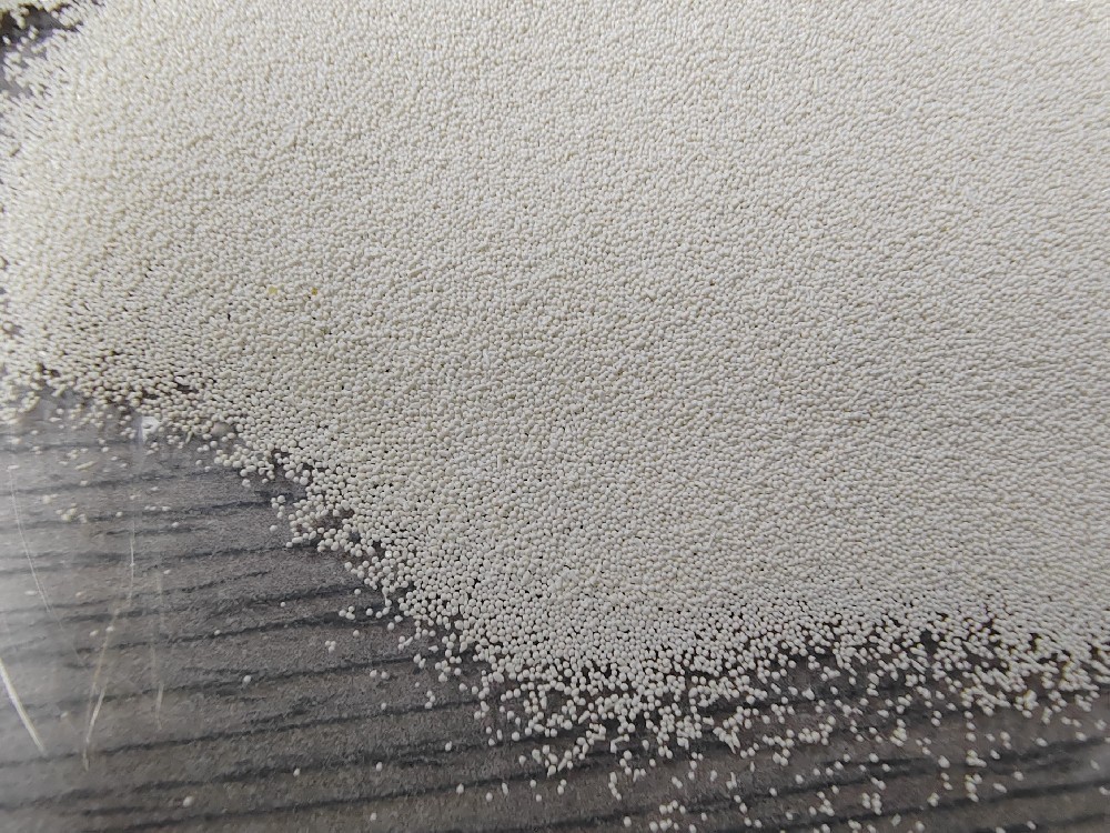 理想的球形陶瓷喷砂介质氧化锆陶瓷砂B40 B60 B80 B100，适用于金属表面处理